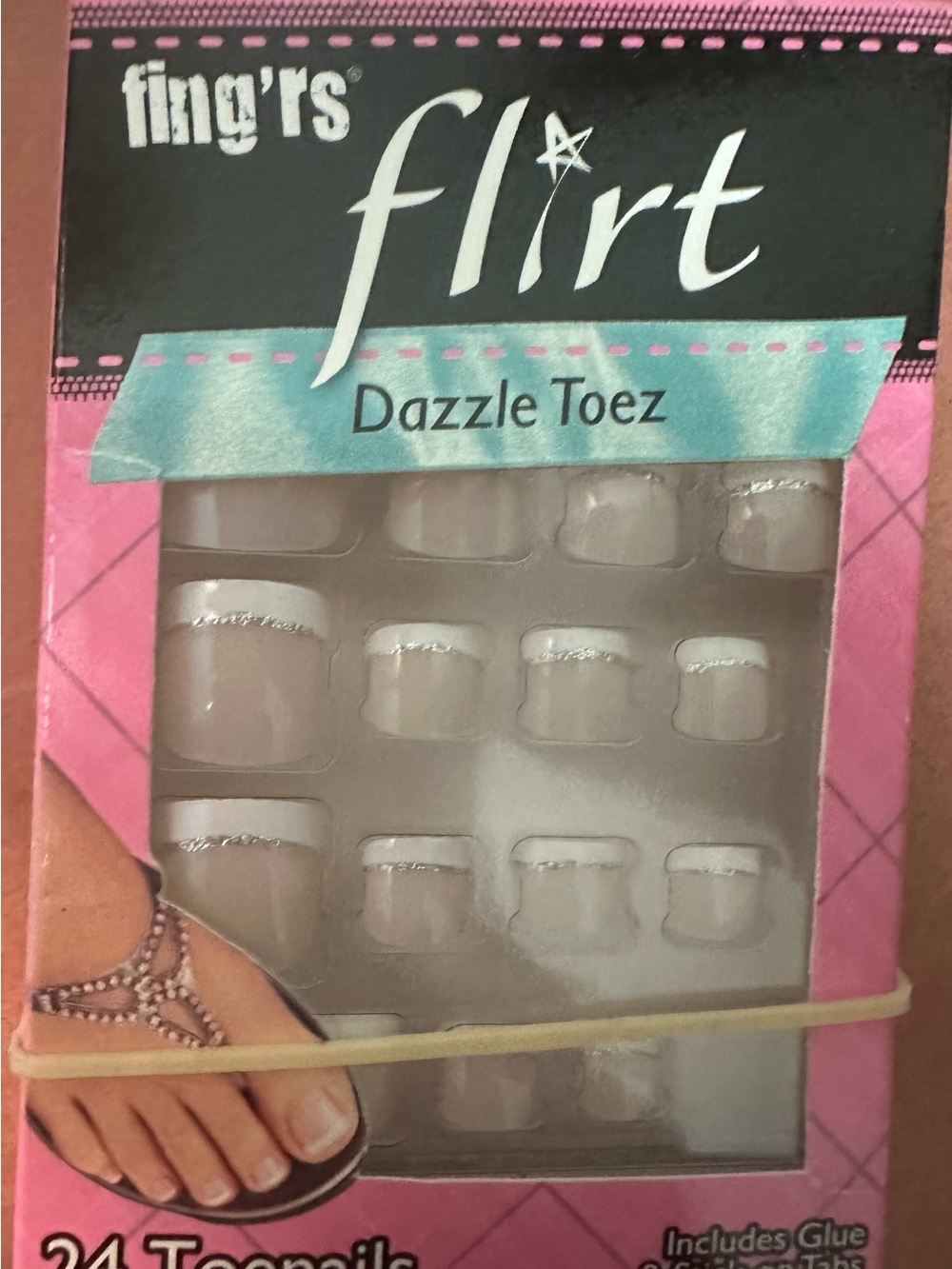 Flirt Dazzle Toez Pedicure Nail Tips in Pink with Silver Accent